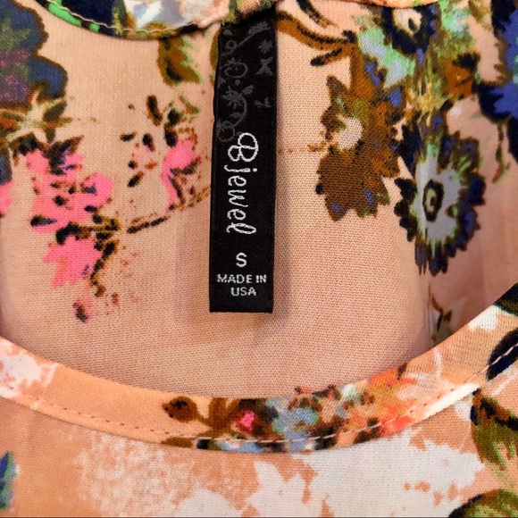 BJewel Dressy Floral Flow Tank - Picture 6 of 8